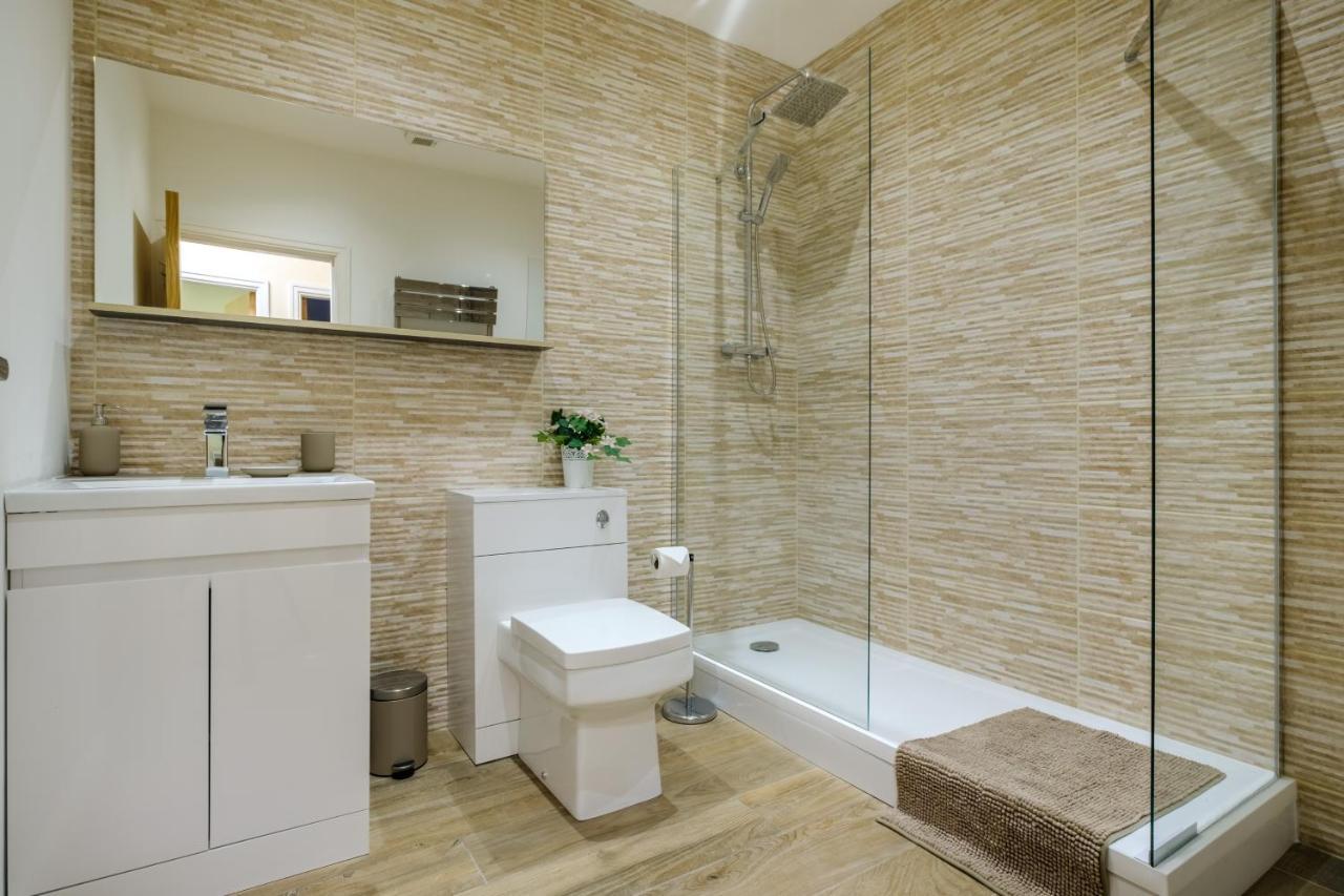 Flat 2, The Old Antiques Warehouse - Free Off-Site Health Club Access With Pool, Sauna, Steam Room & Gym Bowness-on-Windermere Dış mekan fotoğraf