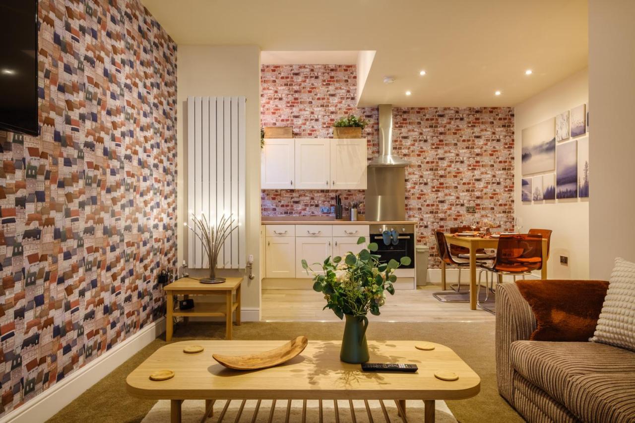 Flat 2, The Old Antiques Warehouse - Free Off-Site Health Club Access With Pool, Sauna, Steam Room & Gym Bowness-on-Windermere Dış mekan fotoğraf