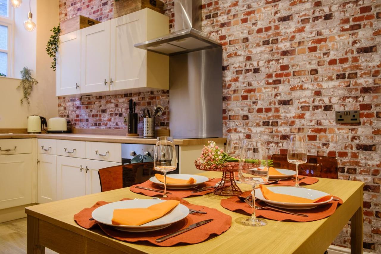 Flat 2, The Old Antiques Warehouse - Free Off-Site Health Club Access With Pool, Sauna, Steam Room & Gym Bowness-on-Windermere Dış mekan fotoğraf