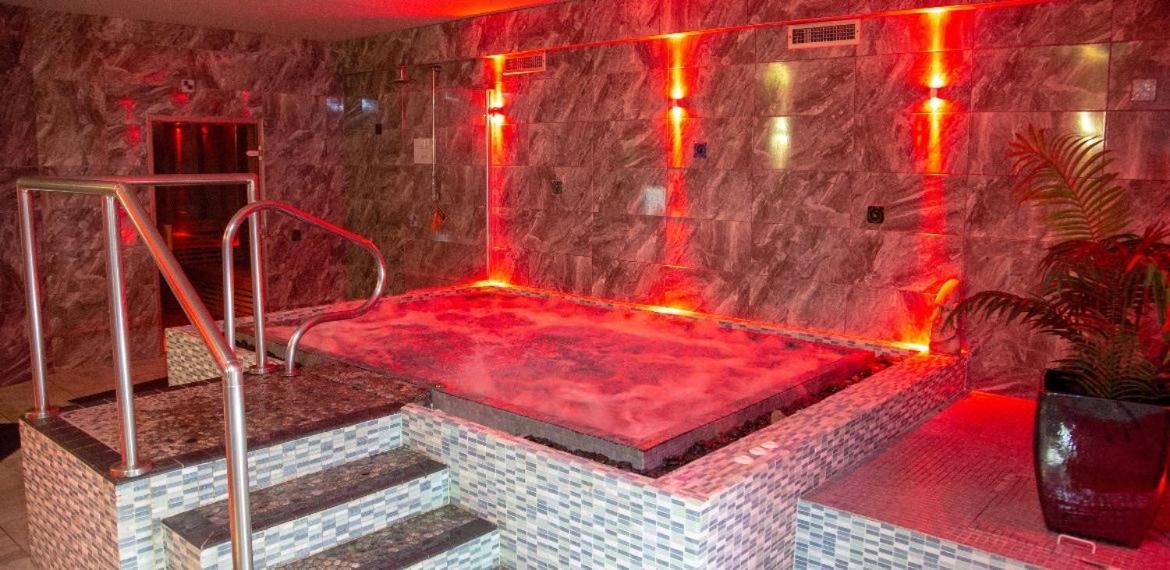 Flat 2, The Old Antiques Warehouse - Free Off-Site Health Club Access With Pool, Sauna, Steam Room & Gym Bowness-on-Windermere Dış mekan fotoğraf